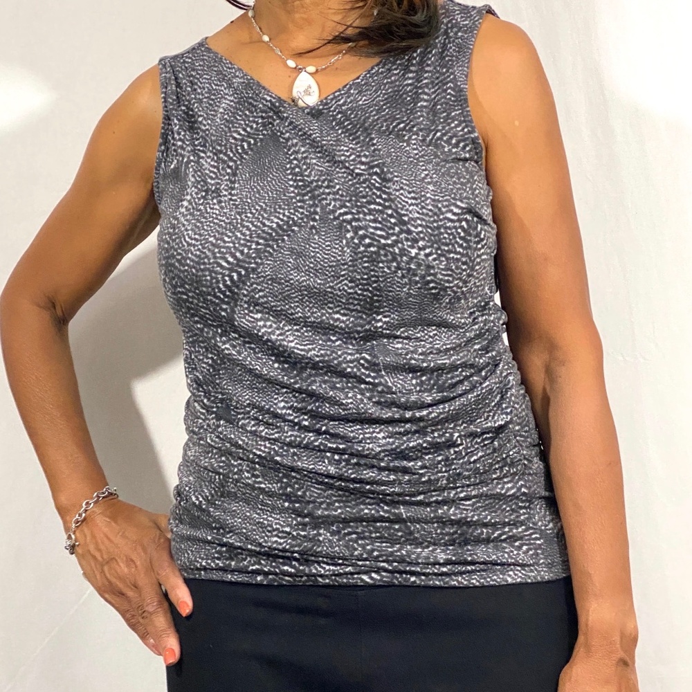 Ann Taylor Gray/White Sleeveless Top